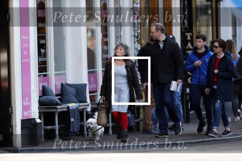 Amsterdam 1 april 2019
Yvonne Kroonenberg wandelen met haar hondje op de utrechtsestraat.