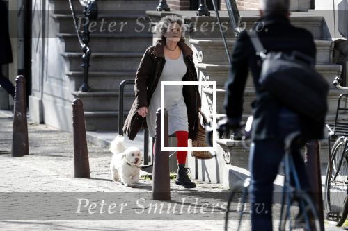 Amsterdam 1 april 2019
Yvonne Kroonenberg wandelen met haar hondje op de utrechtsestraat.