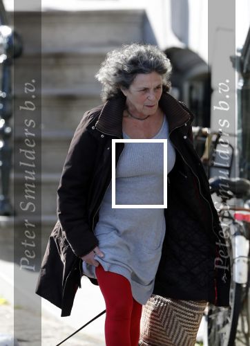 Amsterdam 1 april 2019
Yvonne Kroonenberg wandelen met haar hondje op de utrechtsestraat.