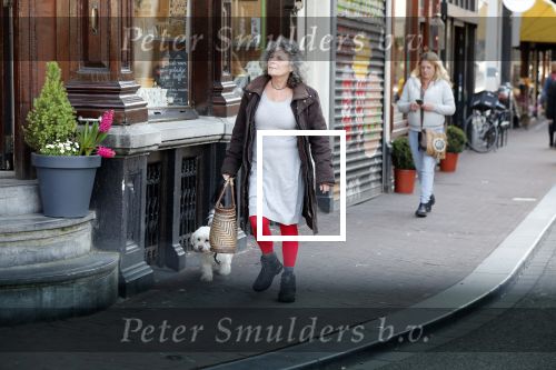 Amsterdam 1 april 2019
Yvonne Kroonenberg wandelen met haar hondje op de utrechtsestraat.