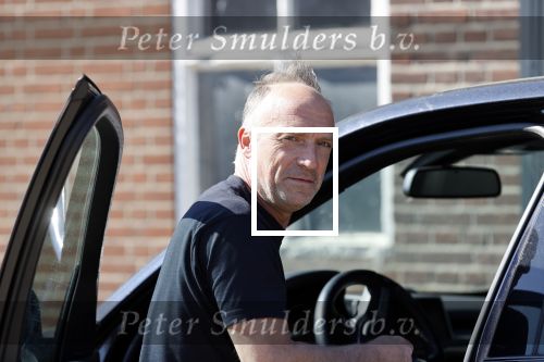 Oeffelt Boxmeer 22 april 2020
Boer Geert gaat op zijn verjaardag gewoon aan het werkt. Geert zit in Boer zoekt vouw.