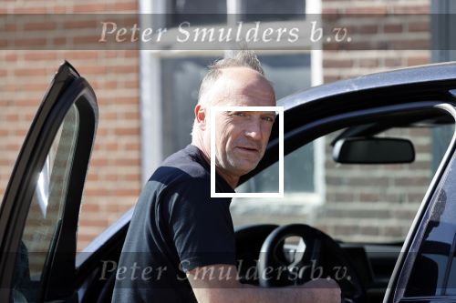 Oeffelt Boxmeer 22 april 2020
Boer Geert gaat op zijn verjaardag gewoon aan het werkt. Geert zit in Boer zoekt vouw.