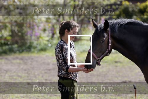 Tynaarlo 16 april 2020
Boerin Annemiek van boer zoekt vrouw .