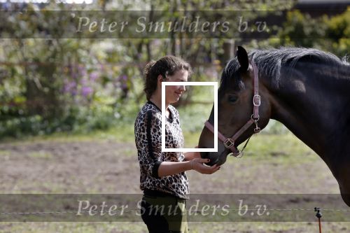 Tynaarlo 16 april 2020
Boerin Annemiek van boer zoekt vrouw .