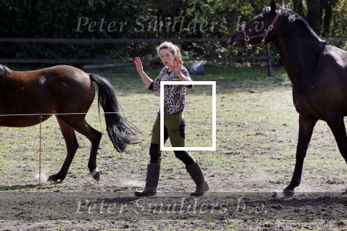 Tynaarlo 16 april 2020
Boerin Annemiek van boer zoekt vrouw .
