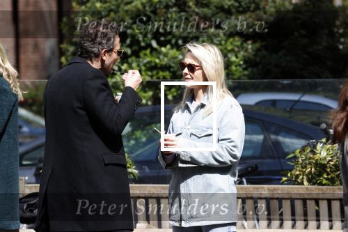 Amsterdam 1 mei 2020
Chantal Janzen en haar man Marco Geeratz eten ijsje in Amsterdam zuid.