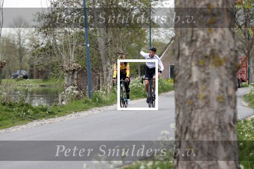 Abcoude 18 april 2020
Dylan Groenewegen , de snelste wielrenner ter wereld aan het trainen in Abcoude .