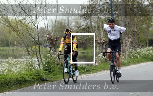 Abcoude 18 april 2020
Dylan Groenewegen , de snelste wielrenner ter wereld aan het trainen in Abcoude .