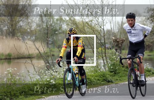 Abcoude 18 april 2020
Dylan Groenewegen , de snelste wielrenner ter wereld aan het trainen in Abcoude .