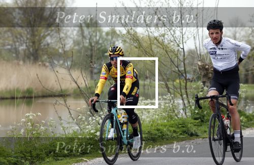 Abcoude 18 april 2020
Dylan Groenewegen , de snelste wielrenner ter wereld aan het trainen in Abcoude .