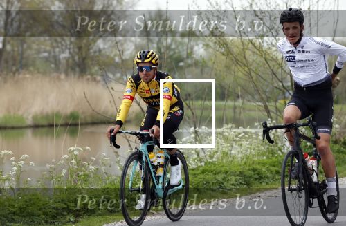 Abcoude 18 april 2020
Dylan Groenewegen , de snelste wielrenner ter wereld aan het trainen in Abcoude .