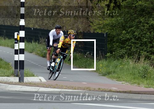 Abcoude 18 april 2020
Dylan Groenewegen , de snelste wielrenner ter wereld aan het trainen in Abcoude .