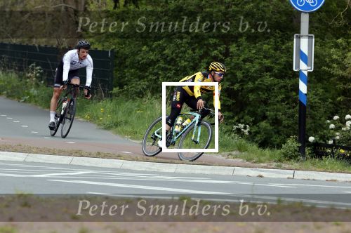 Abcoude 18 april 2020
Dylan Groenewegen , de snelste wielrenner ter wereld aan het trainen in Abcoude .