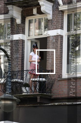 Amsterdam 23 april 2020
Felice Bakker op haar balkon in Amsterdam zuid