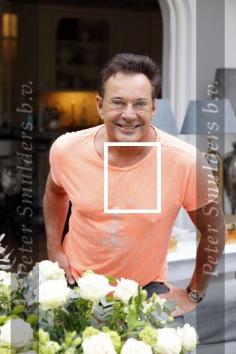 Aalsmeer 29 april 2020
Gerard Joling viert thuis zijn 60e verjaardag.