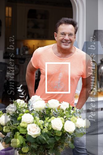 Aalsmeer 29 april 2020
Gerard Joling viert thuis zijn 60e verjaardag.