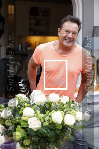Aalsmeer 29 april 2020
Gerard Joling viert thuis zijn 60e verjaardag.