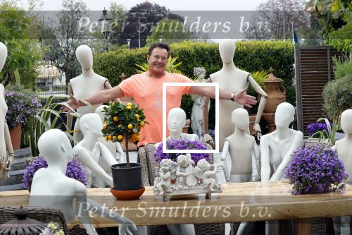 Aalsmeer 29 april 2020
Gerard Joling viert thuis zijn 60e verjaardag.