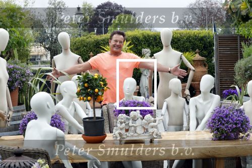 Aalsmeer 29 april 2020
Gerard Joling viert thuis zijn 60e verjaardag.