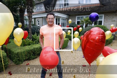 Aalsmeer 29 april 2020
Gerard Joling viert thuis zijn 60e verjaardag.