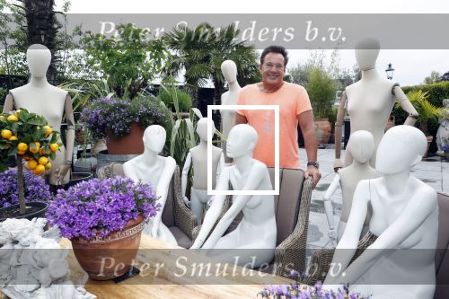 Aalsmeer 29 april 2020
Gerard Joling viert thuis zijn 60e verjaardag.