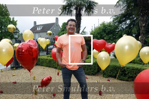 Aalsmeer 29 april 2020
Gerard Joling viert thuis zijn 60e verjaardag.