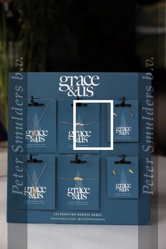 Nigtevecht 29 april 2020
Grace and us standaard met sieraden erop . Grace and us is bedacht door Anouk Smulders