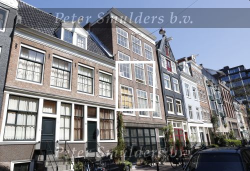 Amsterdam 17 april 2020
Huis Halina Reijn. Ze heeft twee verdiepingen boven elkaar.