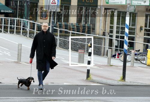 Amsterdam 28 april 2020
Hans Kesting laat zijn hond uit