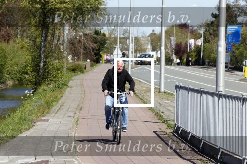 Lisse 20 april 2020
Harry Mens gaat op zijn fiets naar zijn crematorium in Lisse