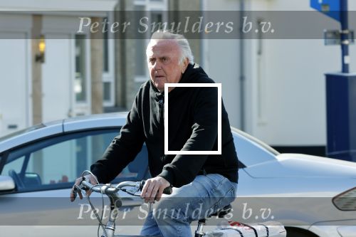 Noordwijk 20 april 2020
Harry mens op de fiets in het centrum van Noordwijk