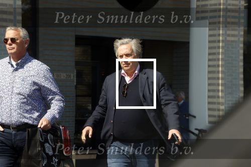 Amstelveen 15 april 2020
 Jan Dirk Paarlberg doet boodschappen op het gelderlandplein.