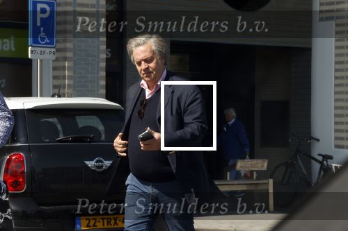 Amstelveen 15 april 2020
 Jan Dirk Paarlberg doet boodschappen op het gelderlandplein.