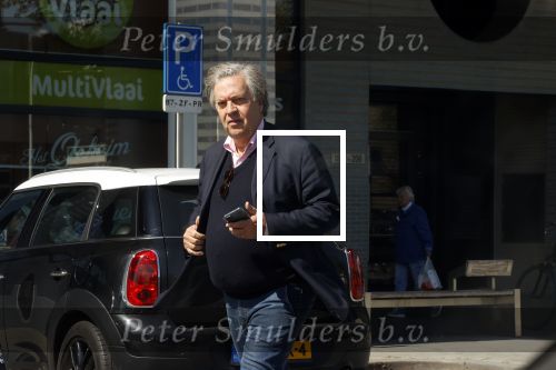 Amstelveen 15 april 2020
 Jan Dirk Paarlberg doet boodschappen op het gelderlandplein.