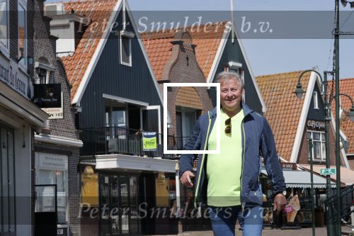 Volendam 23 april 2020
Jan Keizer wandelend op een lege dijk in Volendam ivm de coronacrisis.