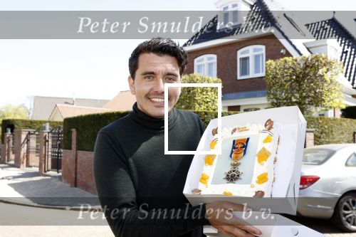 Volendam 24 april 2020
Jan Smit heeft een lintje / koninklijke onderscheiding gekregen.
