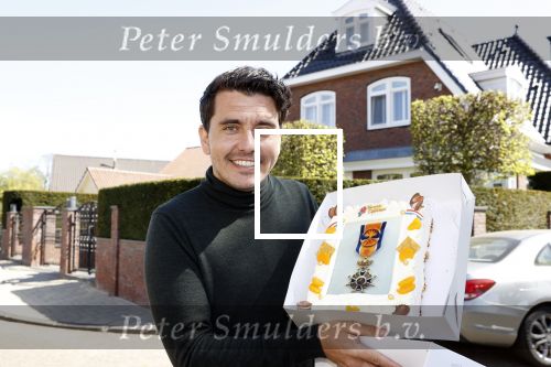 Volendam 24 april 2020
Jan Smit heeft een lintje / koninklijke onderscheiding gekregen.