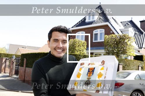 Volendam 24 april 2020
Jan Smit heeft een lintje / koninklijke onderscheiding gekregen.