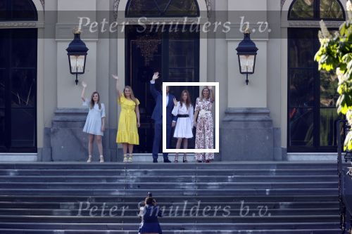 Den Haag 27 april 2020
ivm het corona virus is koningsdag in Maastricht afgelast en vieren Koning Willem Alexander Koningin Maxim en hun dochter prinses Amalia en Ariane de verjaardag van WA op paleis huis ten Bosch.