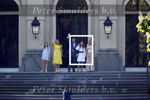 Den Haag 27 april 2020
ivm het corona virus is koningsdag in Maastricht afgelast en vieren Koning Willem Alexander Koningin Maxim en hun dochter prinses Amalia en Ariane de verjaardag van WA op paleis huis ten Bosch.