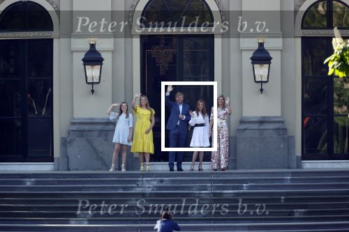Den Haag 27 april 2020
ivm het corona virus is koningsdag in Maastricht afgelast en vieren Koning Willem Alexander Koningin Maxim en hun dochter prinses Amalia en Ariane de verjaardag van WA op paleis huis ten Bosch.