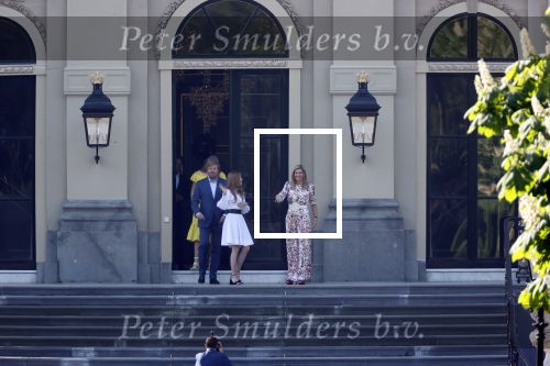Den Haag 27 april 2020
ivm het corona virus is koningsdag in Maastricht afgelast en vieren Koning Willem Alexander Koningin Maxim en hun dochter prinses Amalia en Ariane de verjaardag van WA op paleis huis ten Bosch.