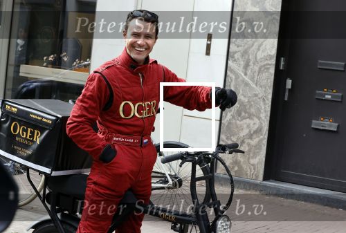 Amsterdam 25 april 2020
Martijn Lusink als fietskoerier voor OGER