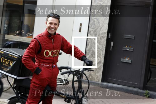 Amsterdam 25 april 2020
Martijn Lusink als fietskoerier voor OGER