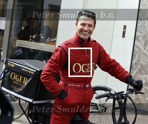 Amsterdam 25 april 2020
Martijn Lusink als fietskoerier voor OGER