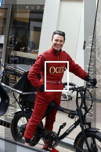 Amsterdam 25 april 2020
Martijn Lusink als fietskoerier voor OGER