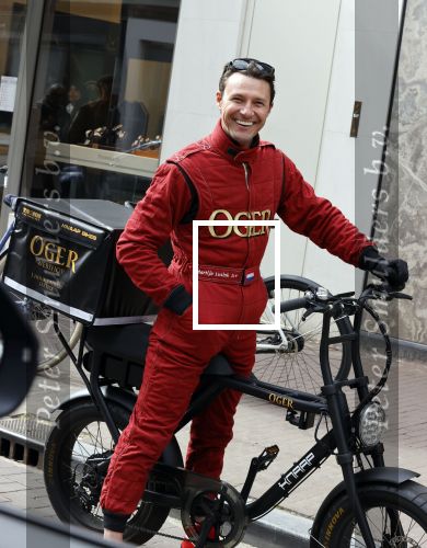 Amsterdam 25 april 2020
Martijn Lusink als fietskoerier voor OGER