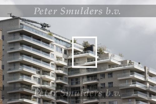 Amsterdam 30 april 2020
Martin Garrix woont in de penthouse op de zuidas . Het complex heet intermezzo