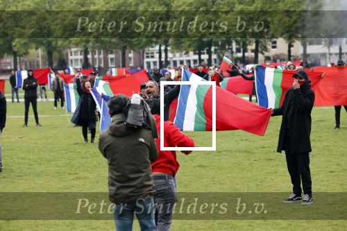 Amsterdam 29 april 2020
Honderden Molukkers op het museumplein. De politie keek toen maar hoefde niet op te treden.