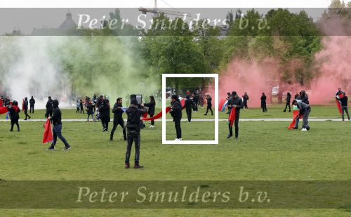 Amsterdam 29 april 2020
Honderden Molukkers op het museumplein. De politie keek toen maar hoefde niet op te treden.